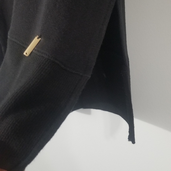 Victoria's Secret V Neck Extra Long Oversized Super Soft Black Sweater. Size XS. - Picture 3 of 7